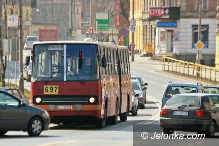 JELENIA GÓRA: Kto kupi Ikarusy?