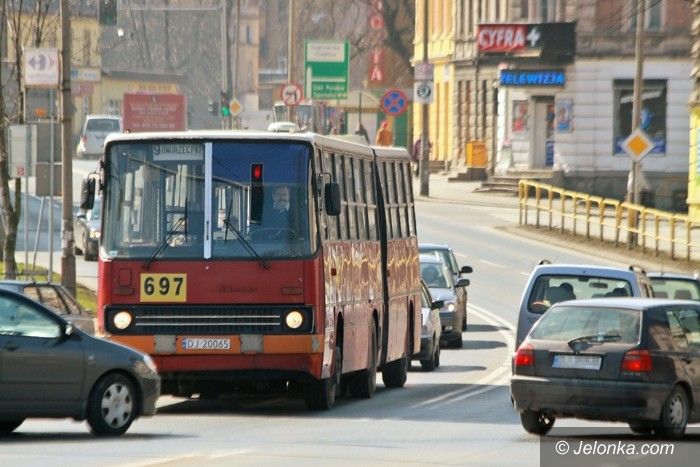 JELENIA GÓRA: Kto kupi Ikarusy?