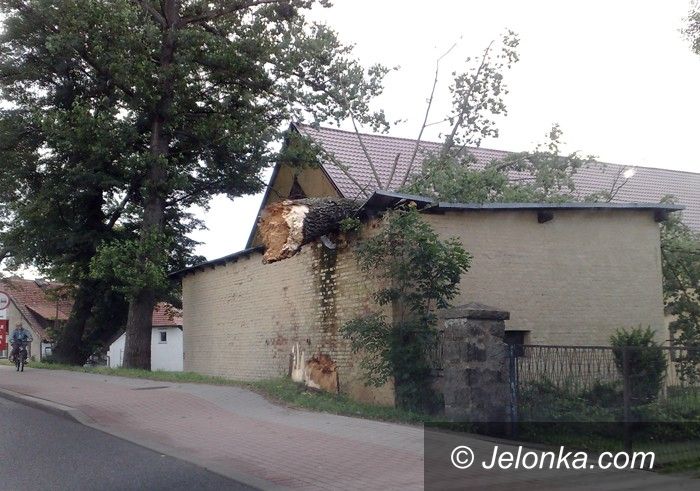 JELENIA GÓRA/ REGION: Szacunek strat i usuwanie szkód po nawałnicy