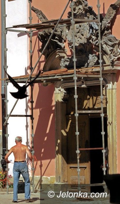 JELENIA GÓRA: Pięknieje cieplicka fara