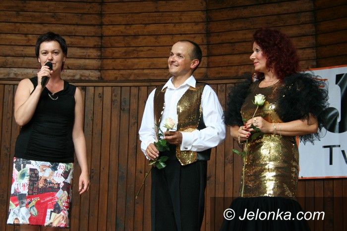 JELENIA GÓRA: Śpiewem powalili na kolana