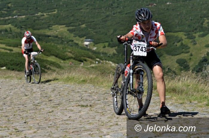 Karkonosze: Rowerami pokonali Śnieżkę