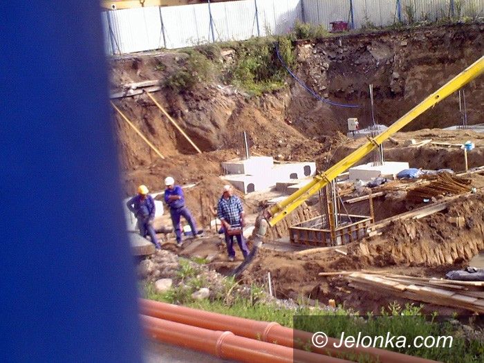 JELENIA GÓRA: Podglądanie placu budowy