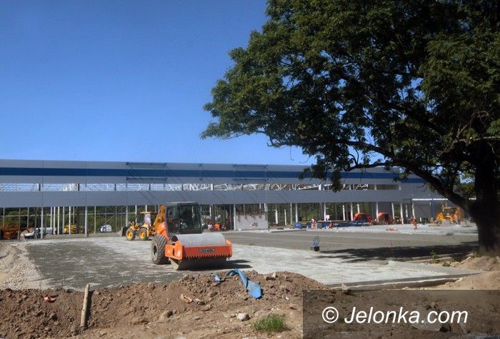JELENIA GÓRA: „Castorama” jednak w grudniu