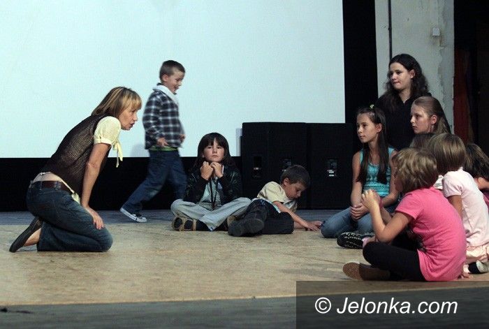 JELENIA GÓRA: Wyliczany polsko–czesko–niemiecki świat w ZTA