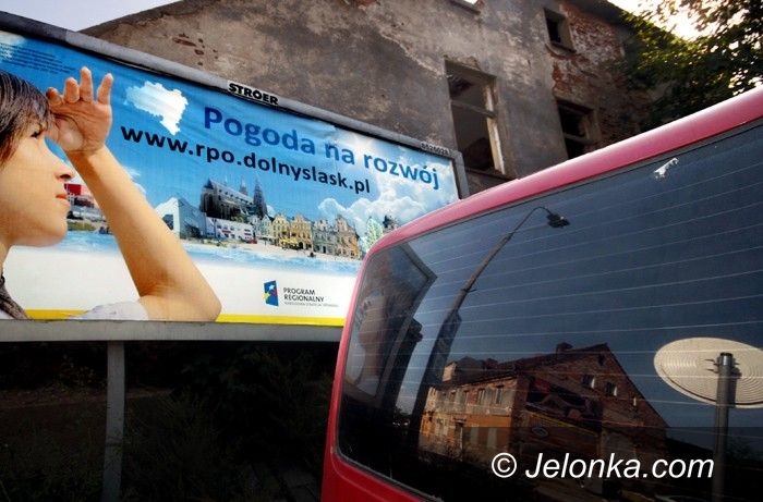 JELENIA GÓRA: Rozwój wśród ruin