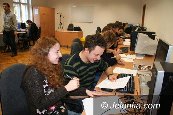 JELENIA GÓRA: Ostatni dzwonek dla przyszłych studentów