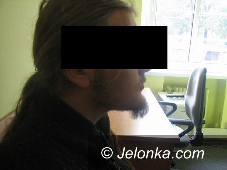 JELENIA GÓRA: Z biedy napadł na turystę