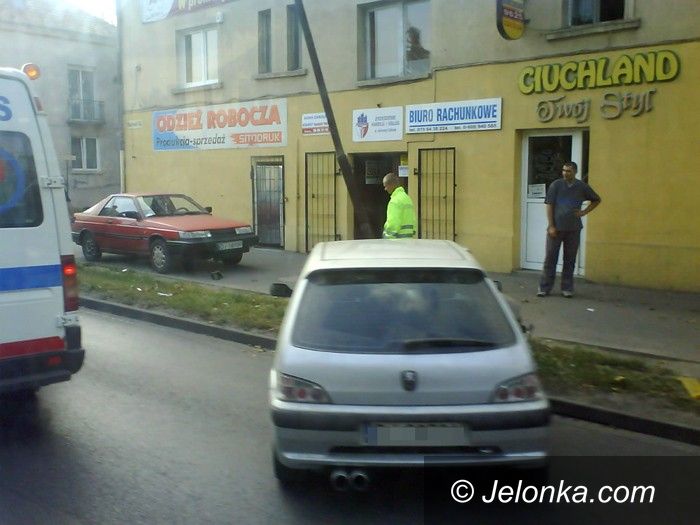 JELENIA GÓRA: O jedną latarnię mniej przy ulicy Wolności