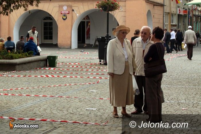 JELENIA GÓRA: Manewry ze starociami i osobliwościami