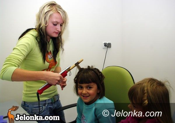JELENIA GÓRA: Fani loków i irokezów