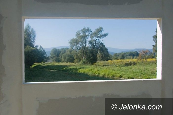 JELENIA GÓRA: Dzieła nieodporne na wandali