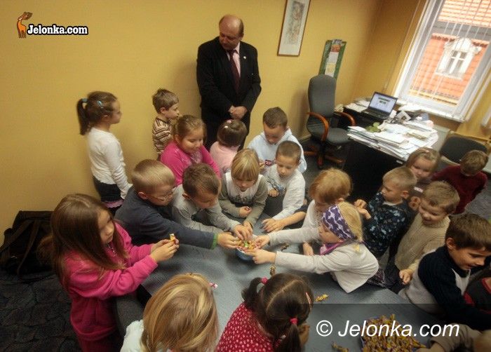 JELENIA GÓRA: Przedszkolaki w progach władzy