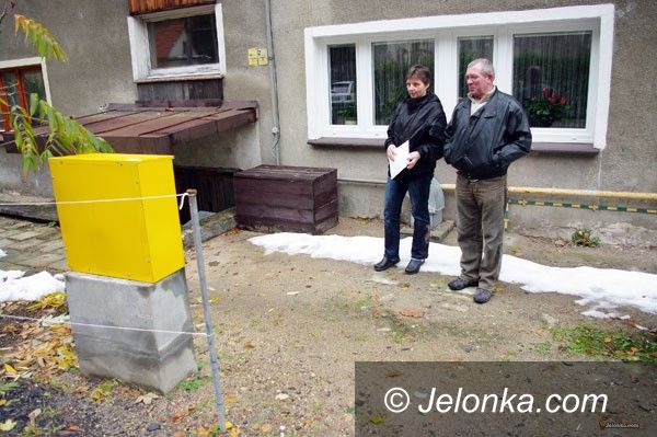 JELENIA GÓRA: Skrzynka z gazem w zasięgu błotników