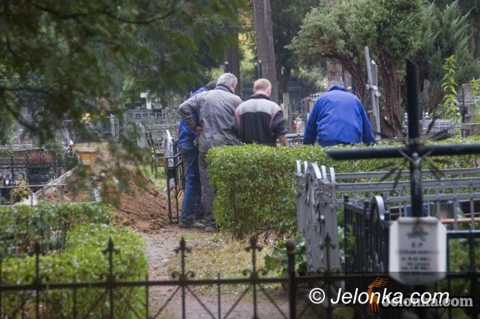 JELENIA GÓRA: Oddamy hołd nieobecnym