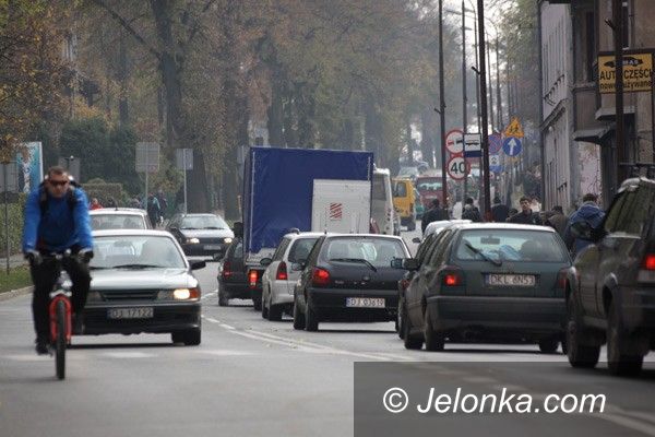 Jelenia Góra: Coraz tłoczniej na Sudeckiej