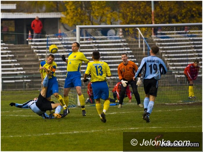 Jelenia Góra - Złotnicza: Karkonosze pokonują wicelidera