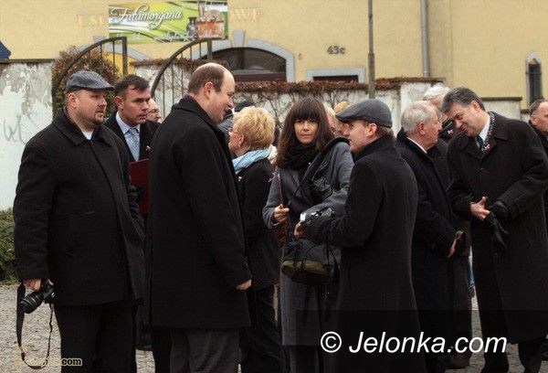 JELENIA GÓRA: Salwą na chwałę Polski niepodległej! – video