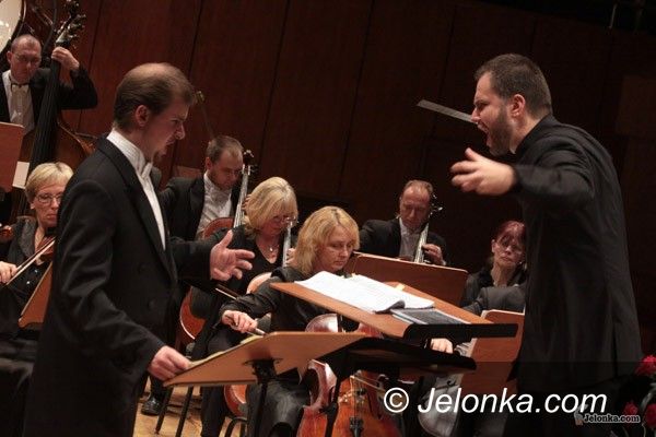 JELENIA GÓRA: W rytm niepodległości z nietoperzem w tle