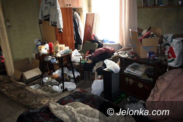 JELENIA GÓRA: Pasożyt z karaluchami