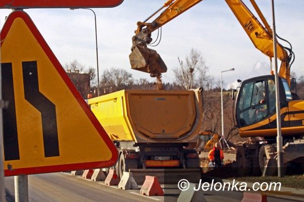 JELENIA GÓRA: Zwężenie na obwodnicy – złe oznakowanie