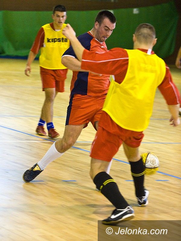 Jelenia Góa - Złotnicza: II kolejka II ligi JLF