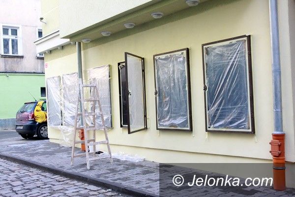 Jelenia Góra: Galeria na murze