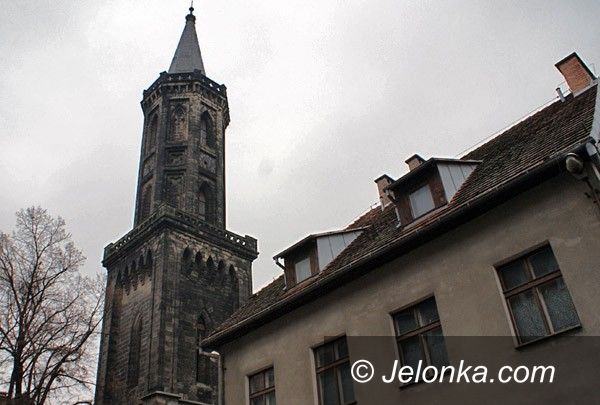 LWÓWEK ŚLĄSKI: Czarna Wieża odzyskuje świetność