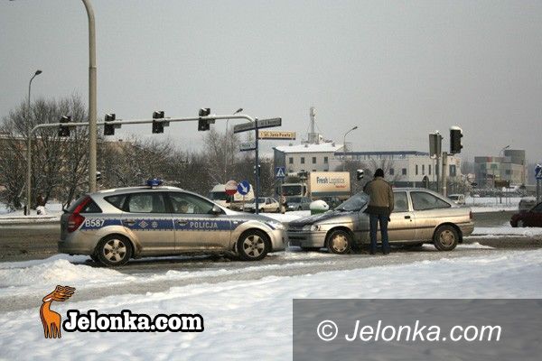 JELENIA GÓRA/ REGION: Szklanka pod  błotem czyli stłuczki