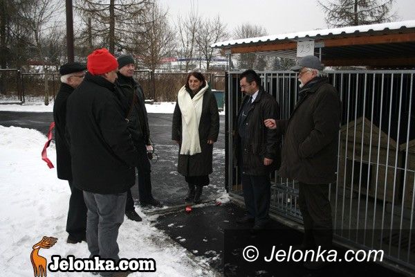 JELENIA GÓRA: Bezdomne psy i koty do byłej owczarni?