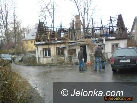 KARPNIKI: Pogorzelcy czekają na pomoc