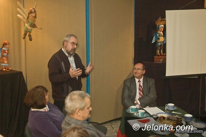 JELENIA GÓRA: Marzenia i szara rzeczywistość pod Chojnikiem
