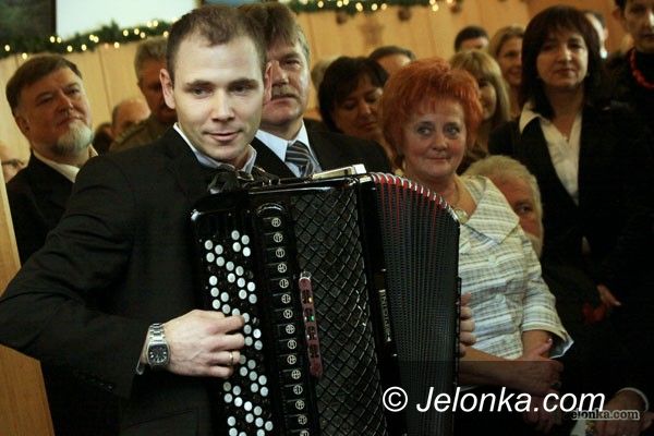 JELENIA GÓRA: W Nowy Rok z akordeonem i miłością! VIDEO