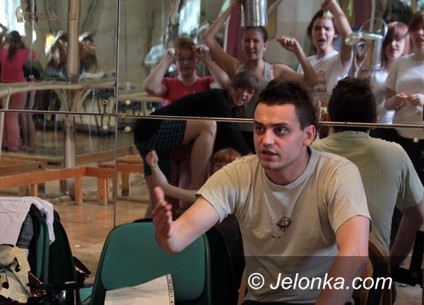 JELENIA GÓRA: "Odnaleziony" w krainie absurdu
