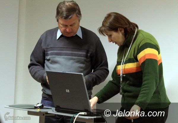 JELENIA GÓRA: Oszukać oko malowaniem światła