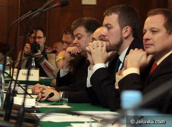 JELENIA GÓRA: Woda podrożeje? PiS jest przeciw
