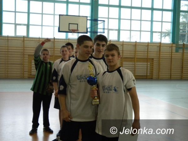 Janowice Wlk.: Janowice najlepsze wśród trampkarzy