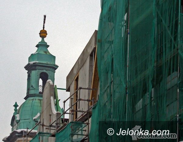 JELENIA GÓRA: Pasaż Grodzki (nie) za wysoki