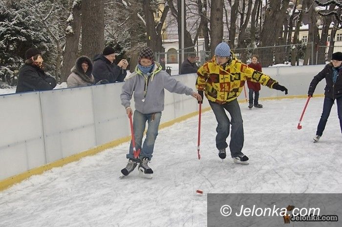 Jelenia Góra: Zabawy na lodowisku ciąg dalszy