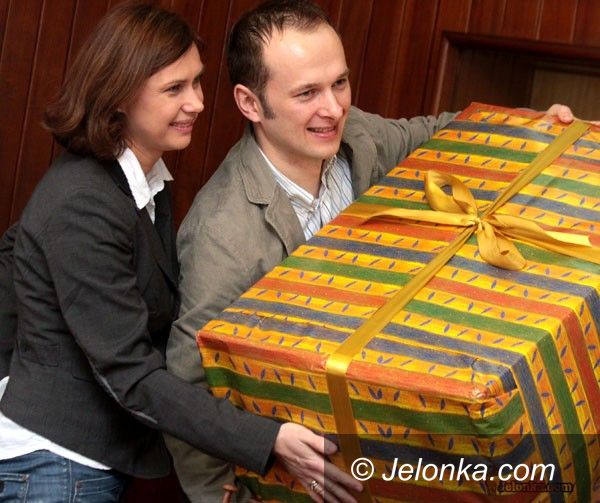 JELENIA GÓRA: Bo do szczęścia trzeba trojga