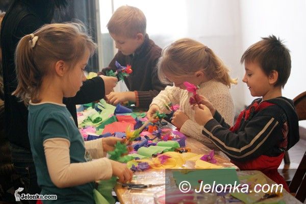 JELENIA GÓRA: Kolorowe palmy w górę!
