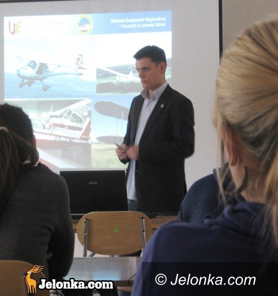 JELENIA GÓRA: Rozwój na skrzydłach aeroklubów