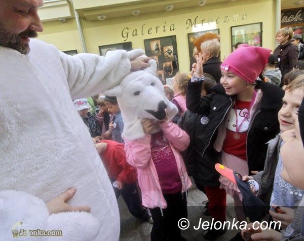 JELENIA GÓRA: Wesołe kulisy teatru przy Mrocznej