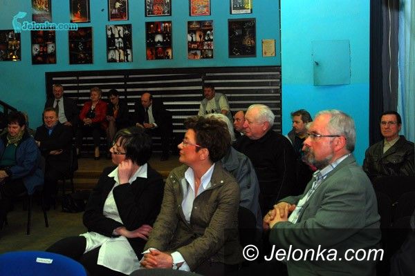 JELENIA GÓRA: Prezydent pod Chojnikiem: pytania i wątpliwości