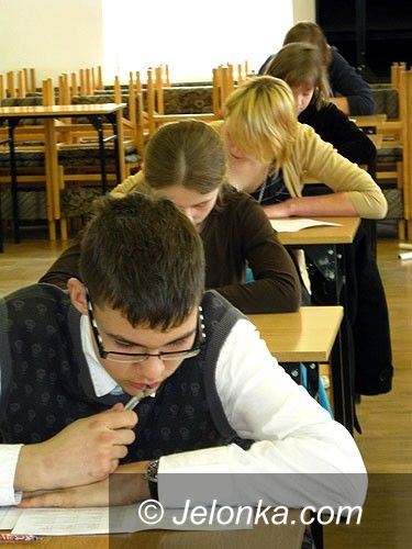 JELENIA GÓRA: Triumf „turystów” z „Żeroma