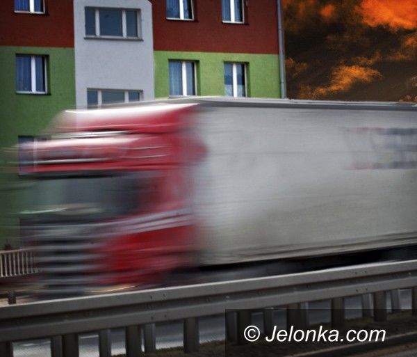 JELENIA GÓRA: Zabija ich hałas i smród