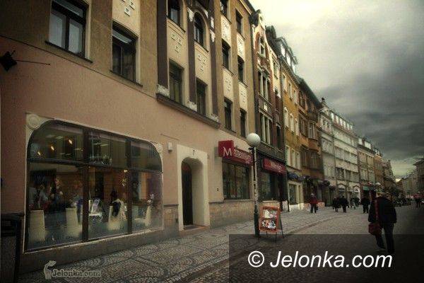 JELENIA GÓRA: Fortuna kawiarnią się toczy