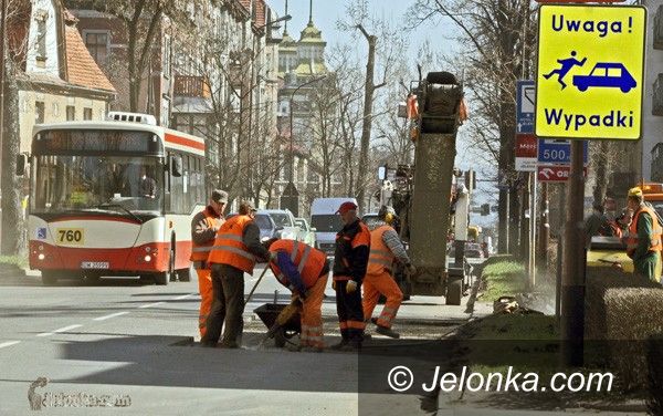 JELENIA GÓRA: Mniej dziur w jezdniach