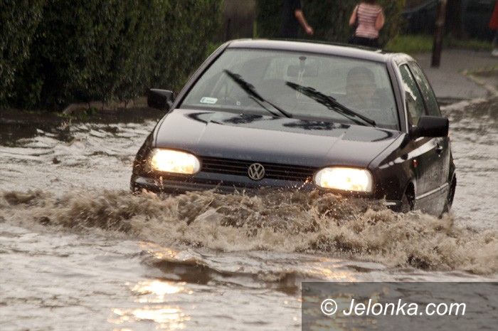 JELENIA GÓRA: Eko–Mel „skanalizuje” ulicę Wyczółkowskiego