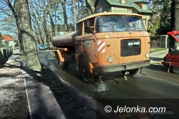 JELENIA GÓRA: Uliczne lanie wody